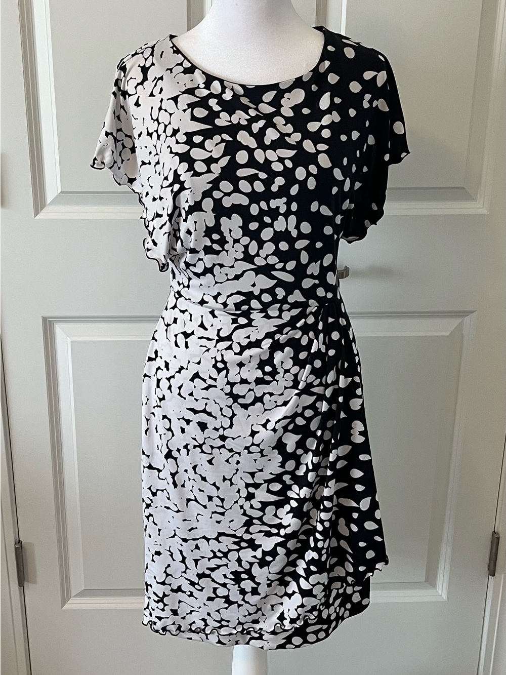 White House Black Market Abstract Confetti Ruched Sheath Dress - Size 0